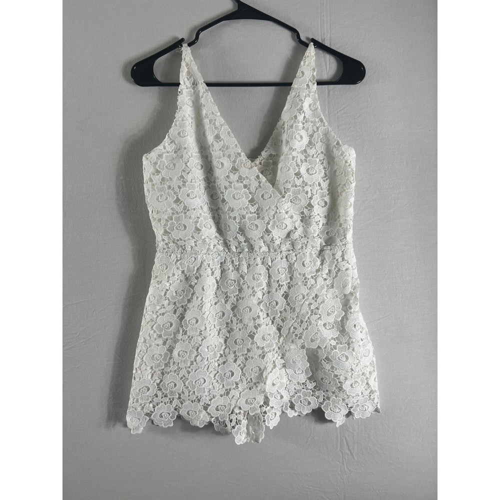 Hesperus White Floral Lace Romper V Neck Scalloped Hem Bridal Bachelorette Summe